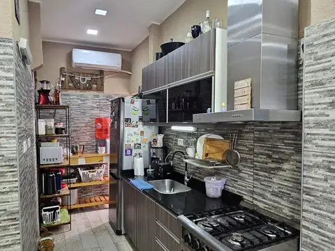 Depto Tipo Casa en Venta en Villa del Parque, USD 159.000