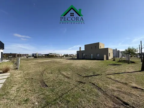 Terreno en Venta 20  mts Frente