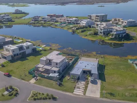 Casa en Venta en Puertos - Barrio Costas, USD 870.000