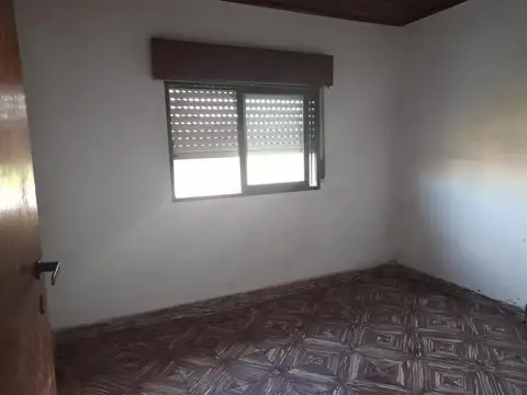 Casa 3 ambientes con 1 baño