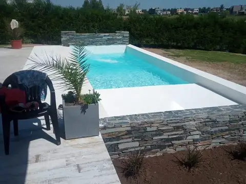 Casa en Venta con 4 cocheras