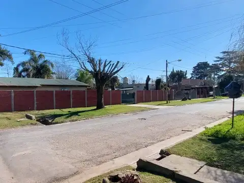 CASAS (3) QUINTA CON PILETA EN VENTA, MORENO.