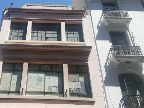 Local venta con renta- Terreno propio en 3 plantas  - Monserrat