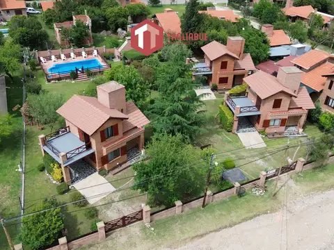 Importante Complejo de Cabañas