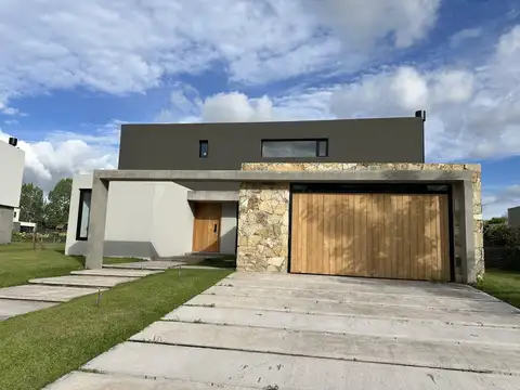 Casa en Venta en Terralagos, USD 710.000