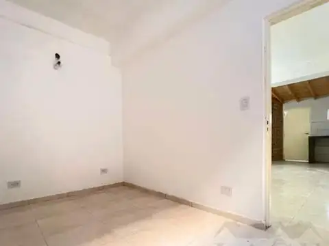 Depto Tipo Casa 2 ambientes con 1 baño