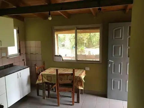 Casa pequeña con hermoso parque