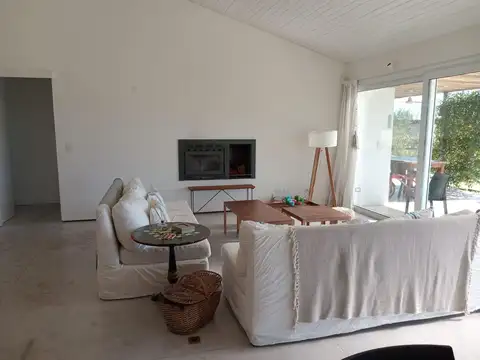 Casa en Alquiler Temporal en Medal Country club, USD 3.000