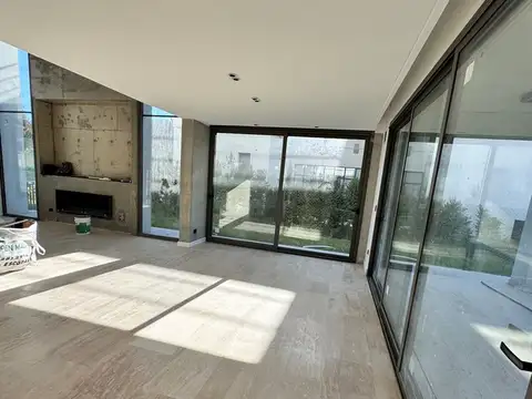 Casa 6 ambientes con 6 baños