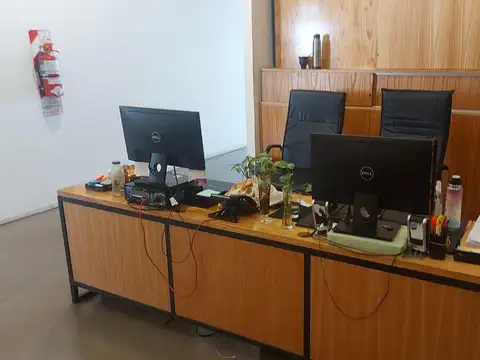 Oficina en Venta con 4 cocheras