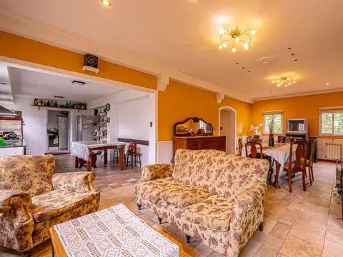 VENTA CASA 6 AMBIENTES FRANCISCO ALVAREZ PILETA