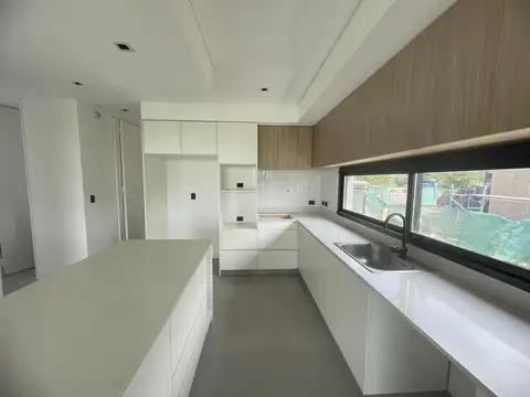 Casa en Venta al Este