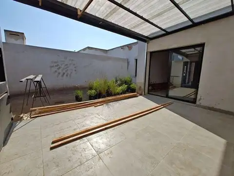 SE VENDE Duplex a Estrenar en Rincones de Manantiales