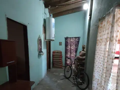 Casa en  venta sobre tres lotes en Virrey del Pino