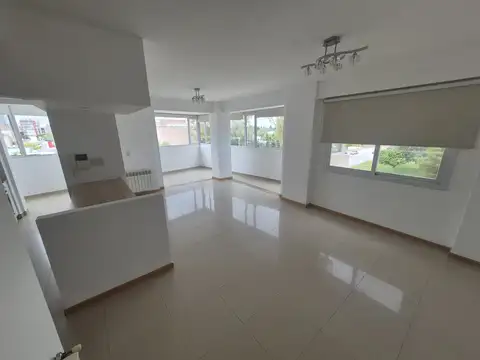 Departamento en alquiler , 3 Dormitorios .