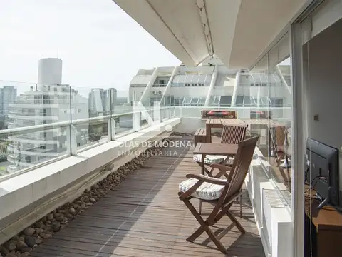 Espectacular Penthouse en venta a pasos del mar. 3 dormitorios + dependencia. Playa Brava.