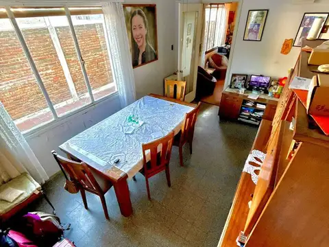 Casa 5 ambientes con 2 baños