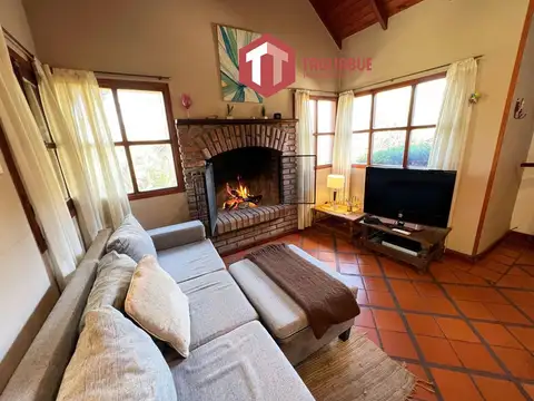 Casa 5 ambientes con 2 baños