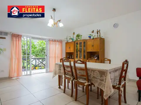 Casa 5 ambientes con 4 baños