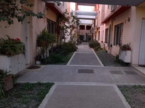 Alberdi - Duplex -CON RENTA