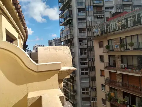 Oficina 5 ambientes con 2 baños