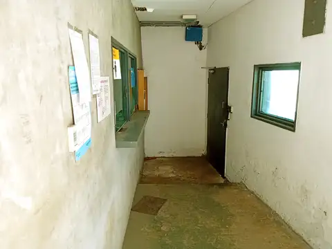 Galpón-Depósito de 3.438 m² con Playón para Camiones. Gibraltar 1912, Avellaneda, Parque Industrial