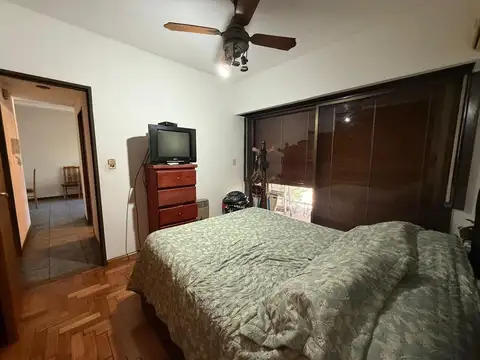 Departamento 2 ambientes Boedo con dependencia