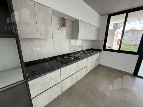 Depto Tipo Casa en Venta con 2 cocheras