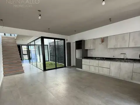 Depto Tipo Casa en Venta de 4 ambientes