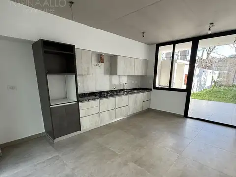 Depto Tipo Casa 4 ambientes con 1 baño