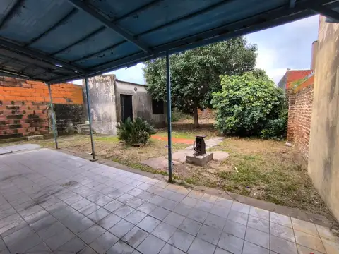 VENTA CASA 2 DORMIT Y GRAN PATIO EN SAN NICOLAS