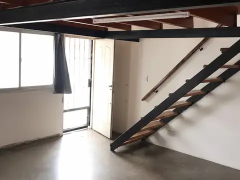 Depto Tipo Casa en Alquiler de 2 ambientes