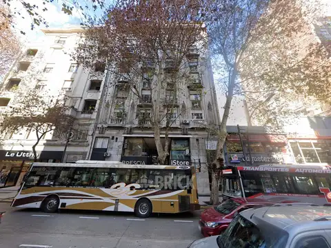 AV. SANTA FE al 2400 1°