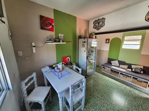 Casa 5 ambientes con 2 baños