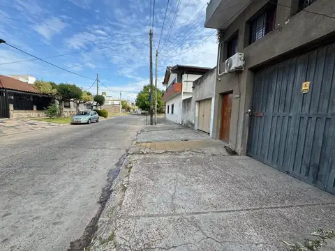 GALPON EN VENTA MAS 2 DEPTOS 2 AMB ISIDRO CASANOVA