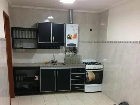 Casa 6 ambientes con 2 baños