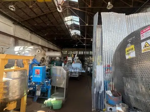 Galpon en Venta 85  mts Fondo