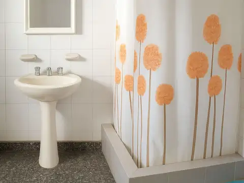 CASA 4 AMB. VENTA VILLA DOMINICO C/QUINCHO Y COCH.