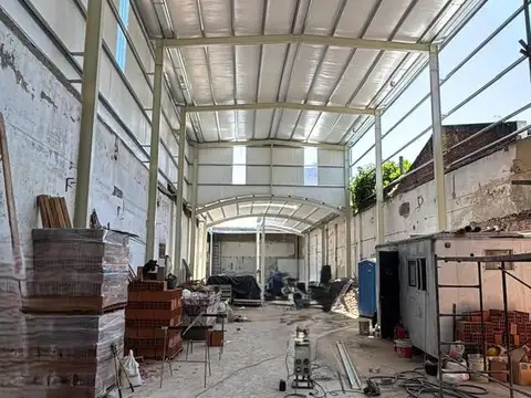 Galpón deposito 660 m2 en Paternal