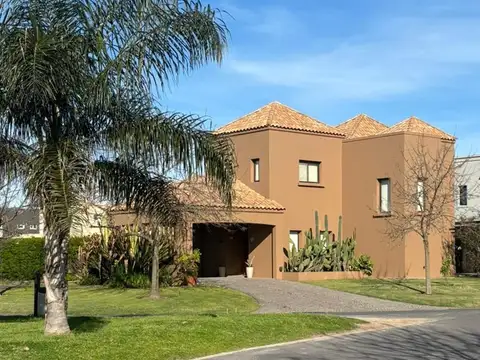 Avenida de los lagos 100