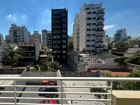 Departamento con Balcón en venta en Flores