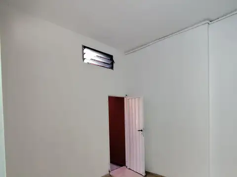 Depto Tipo Casa en Alquiler en Isidro Casanova, $ 280.000