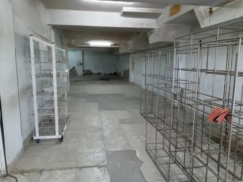 LINIERS. LISANDRO DE LA TORRE 200. LOCAL COMERCIAL HABILITADO GASTRONOMIA