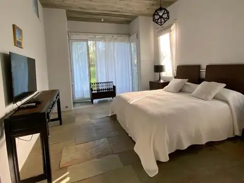 Casa 7 ambientes con 6 baños