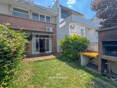 Triplex - 4 amb - cochera · Jardín · Parrilla · Villa Devoto