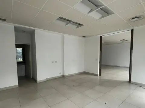 Oficina en Venta con 1 cochera