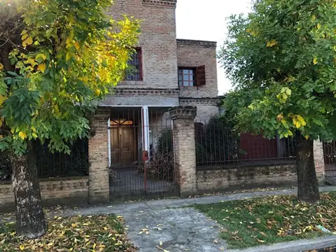 Chalet 4 ambientes en 2 plantas