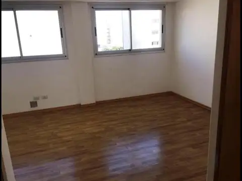 Oficina 4 ambientes con 1 baño