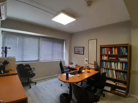 Oficina en Venta 70 años
