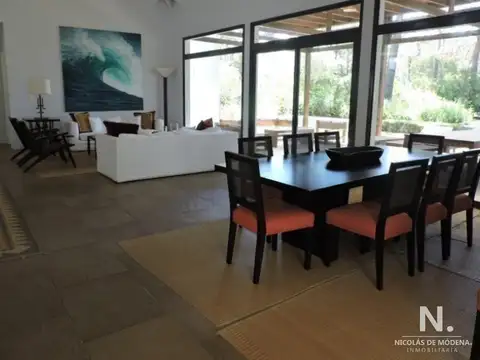 Casa 4 ambientes con 3 baños